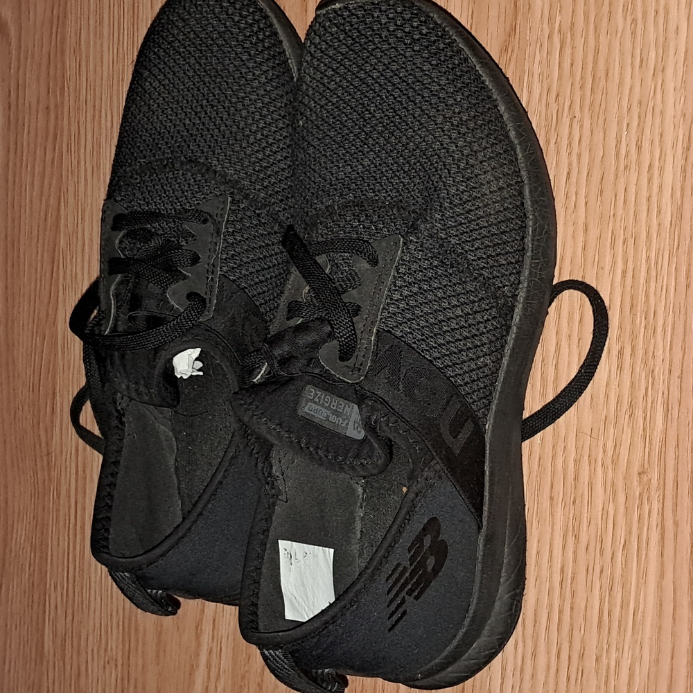 Newbalance black running shoes